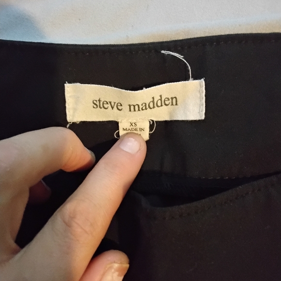 Steve Madden Black Pleated Mini Skirt - Picture 2 of 2